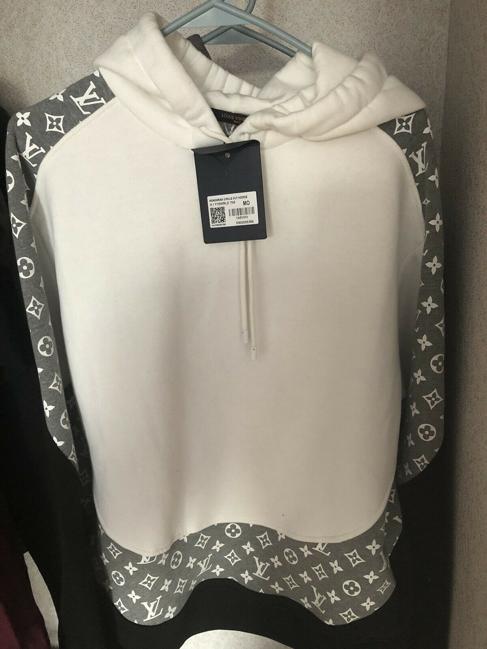 Louis Vuitton Monogram Circle Cut Hoodie, Men's Fashion, Coats, Jackets and  Outerwear on Carousell
