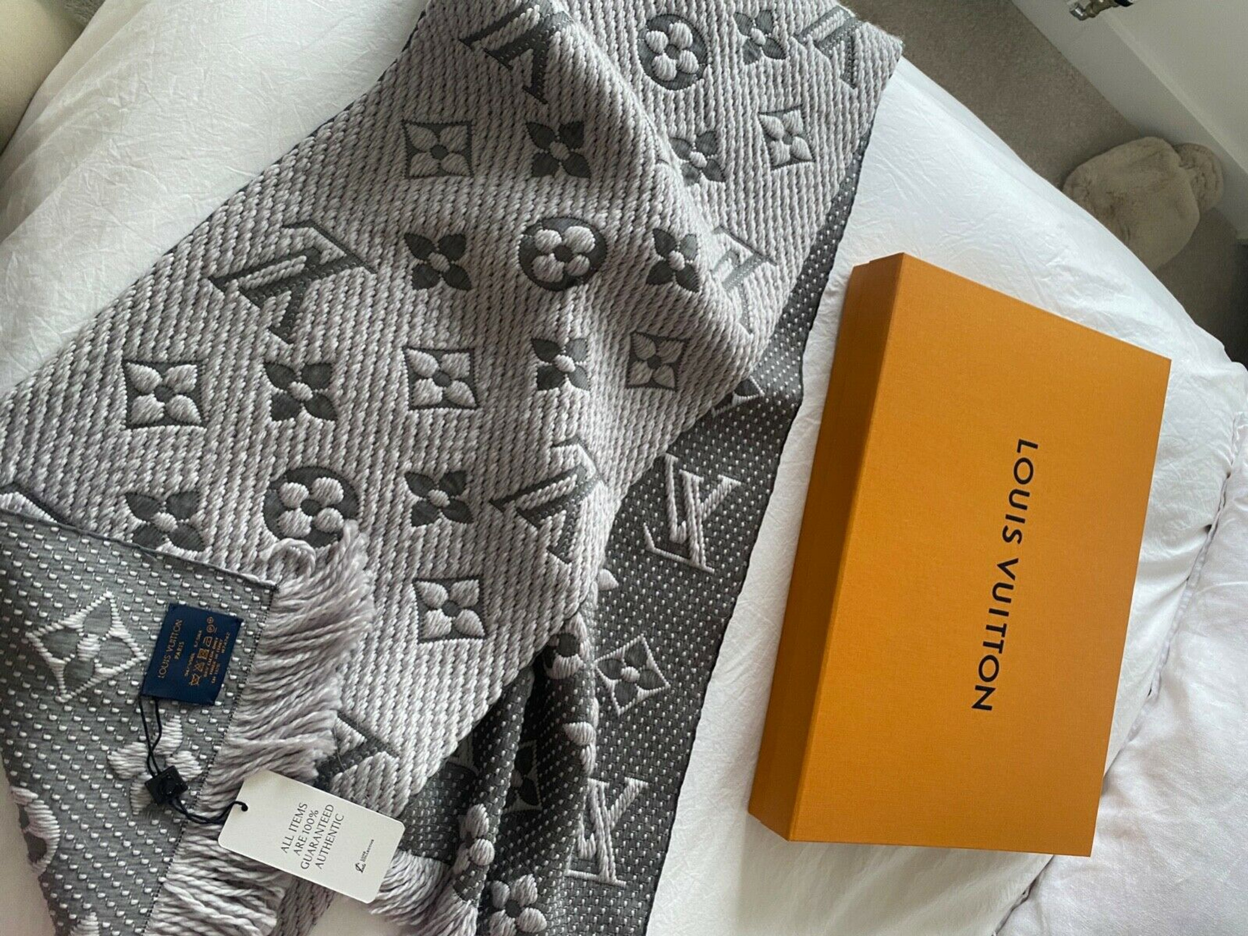 Louis Vuitton Logomania Scarf