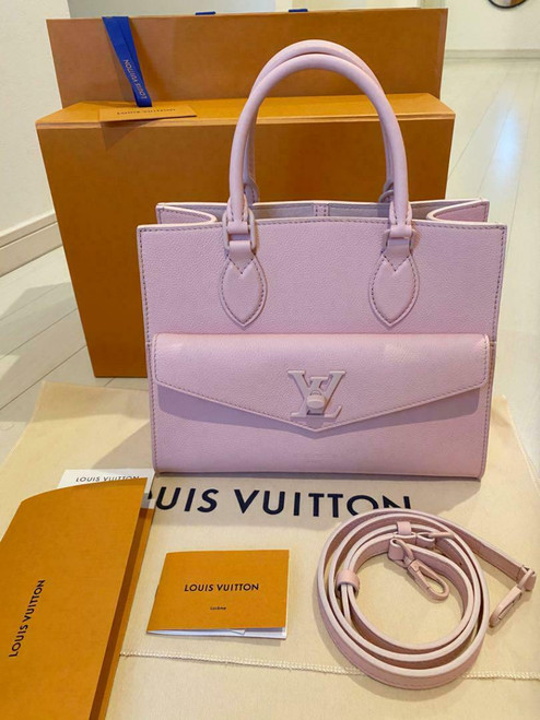 Louis Vuitton Lockme Tote PM Bag Pink 2020 SS Grain calf leather New