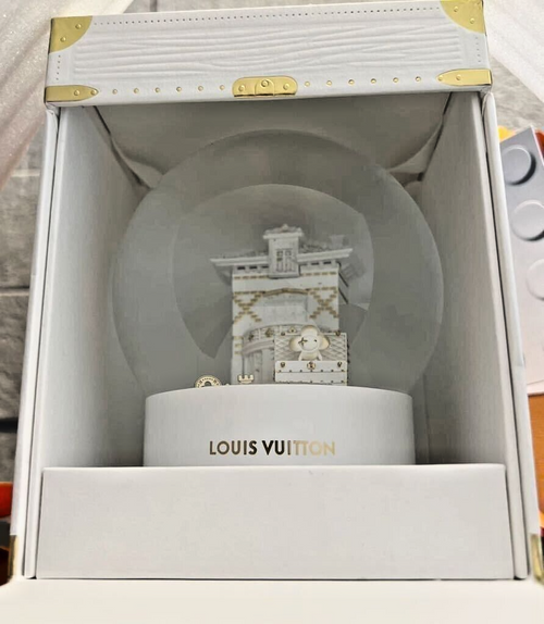 LOUIS VUITTON Snow Globe Dome Monogram Trunk Novelty Limited Authentic 2022