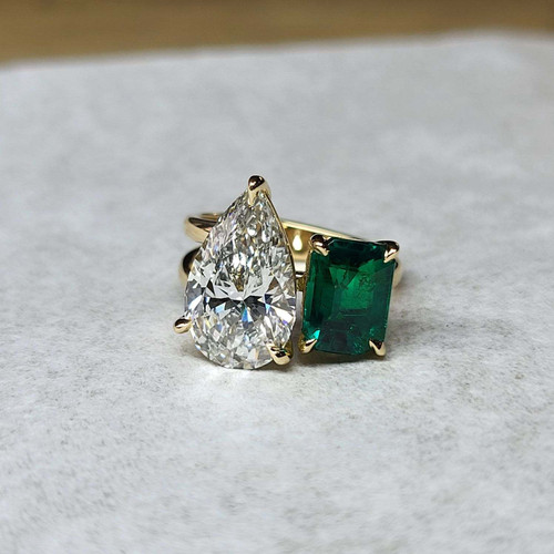 Emerald and Diamond Moi Et Toi Ring 