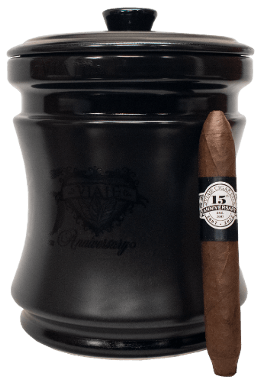 Viaje 15th Anniversary Black Limited