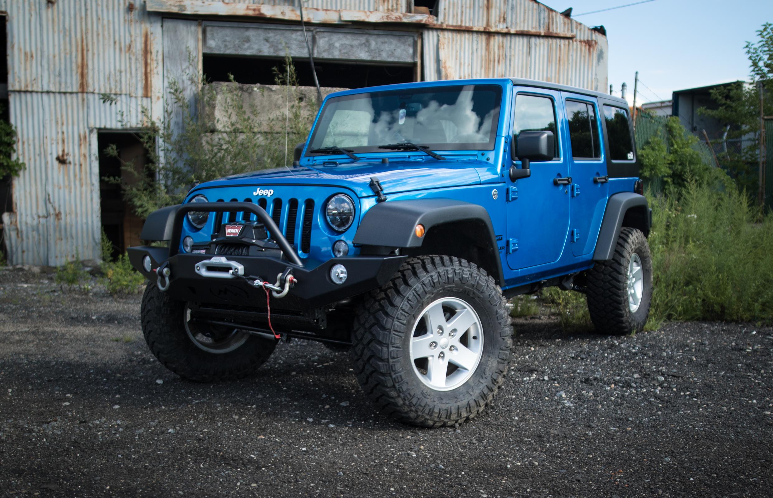 How to Install a Jeep Wrangler JK 2.5-Inch Lift and 35-Inch Tires