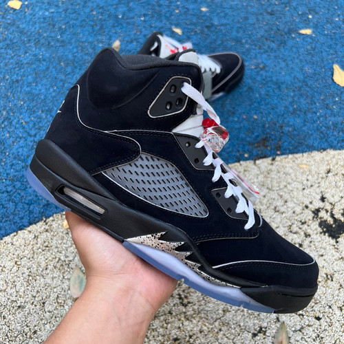 Jordan 5 Retro Metallic