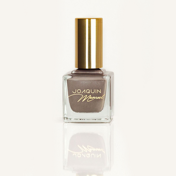 Joaquin Manuel Nail Polish is a line of high-tech nail polish free of the main toxic chemicals harmful to your nails. It contains a high color technology with tiny sheets of crystals in its pigments achieving a shine, color and an unmatched coverage.