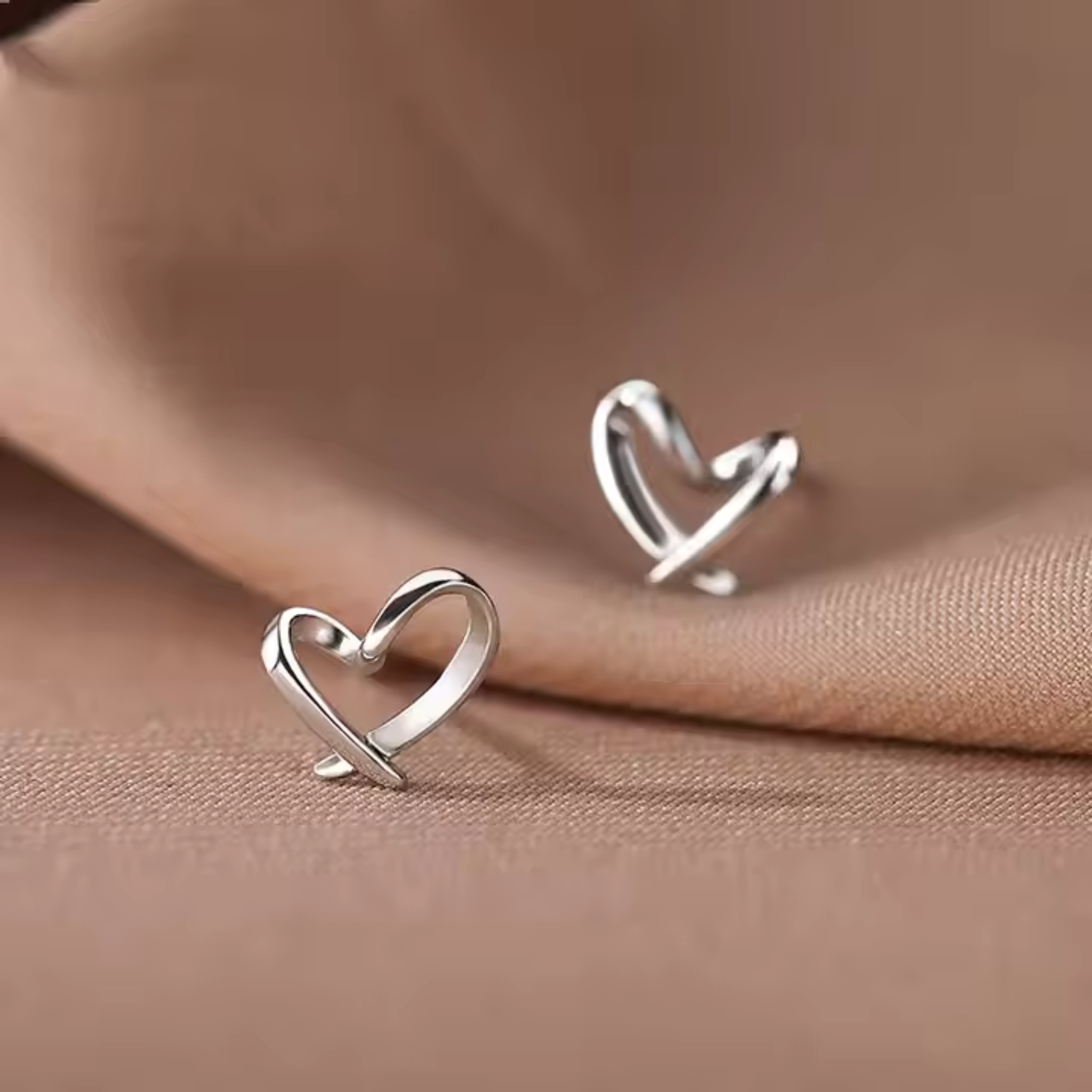 925 Sterling Silver Post Stud Earrings 14K White Gold Plated Open Heart Twisted Design (7mm)