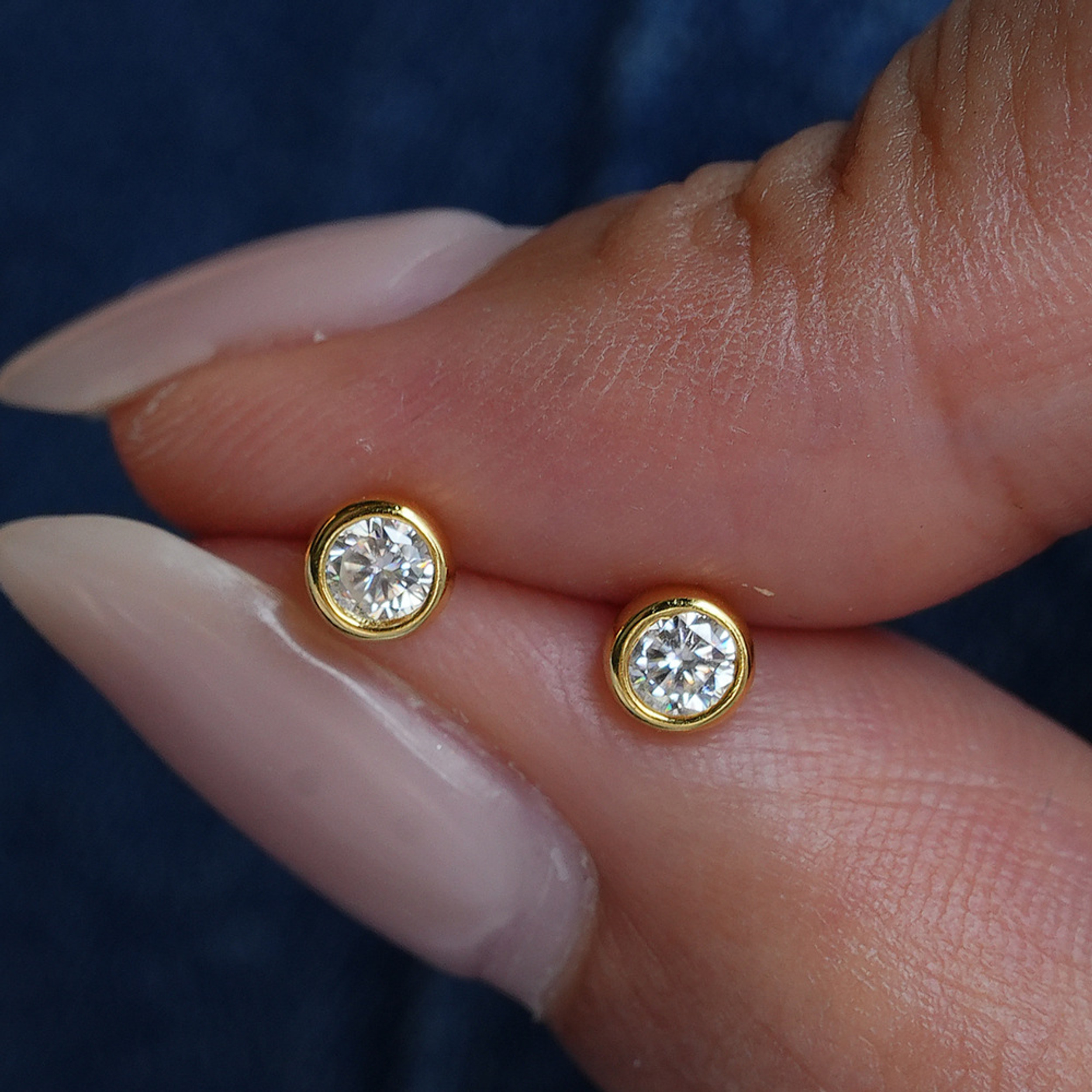 Earrings - S925 Sterling Silver Round Bezel Stud Earring – 14K Gold-Plated Brilliant Cubic Zirconia Hypoallergenic Stud for Women (5mm)