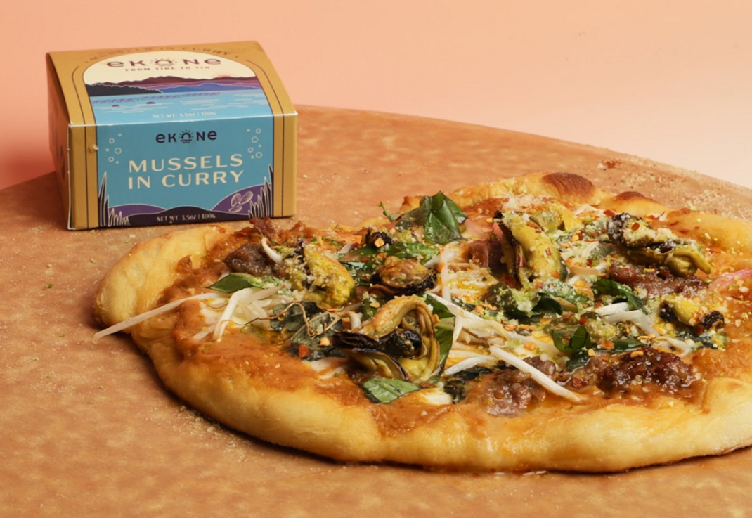 Curry Mussel Thai Pizza Curry Mussel Thai Pizza