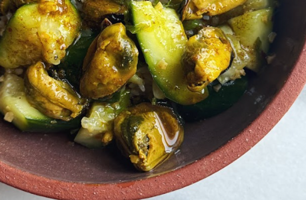 Smashed Cucumbers with Crispy Garlic, Steamed Rice, and Mussels in Curry Smashed Cucumbers with Crispy Garlic, Steamed Rice, and Mussels in Curry