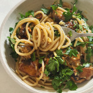Garlic Butter Spaghetti With Smoked Mussels