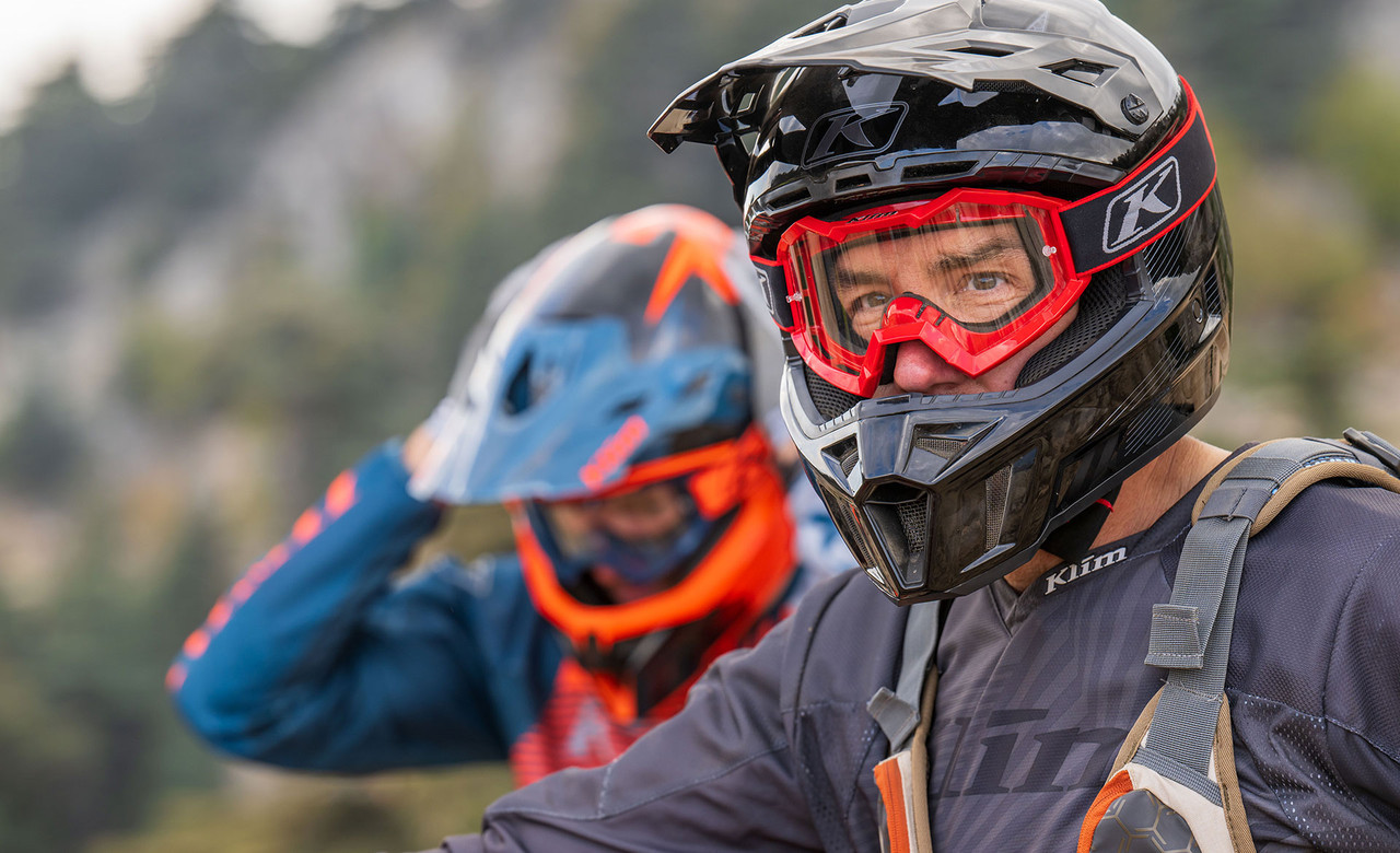 F3 CARBON PRO OFF-ROAD HELMET ECE Gloss Black