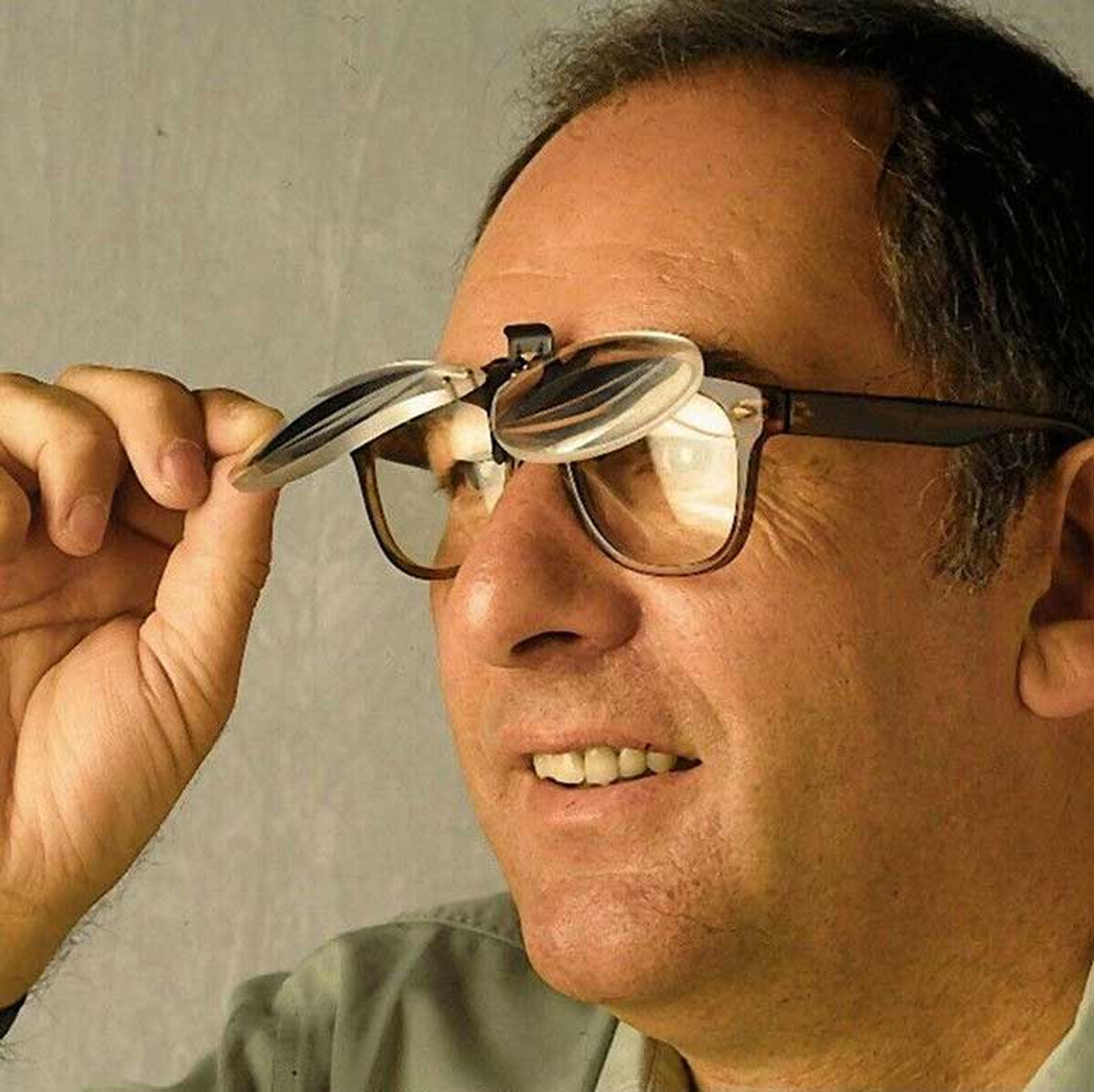 Clip-on Magnifying Glasses for Spectacles