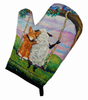 Dog on Oven Mitt - S000213B001695P069344V047