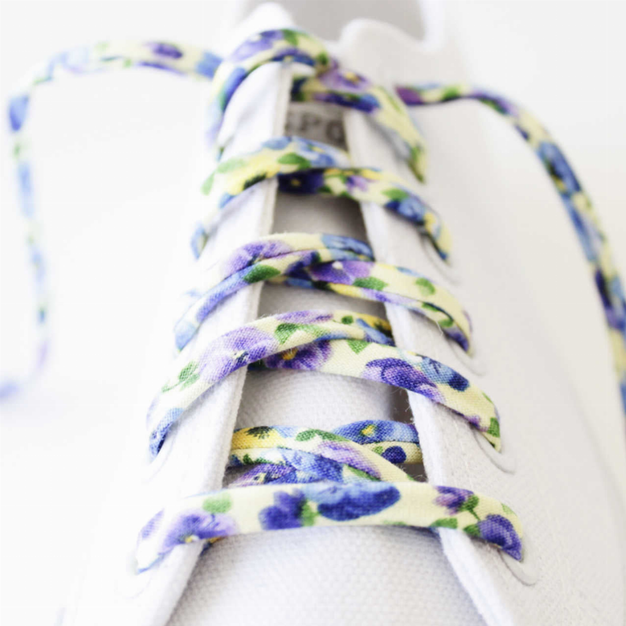 Perfect Floral Gift with Pansies Shoelaces - S001498B002027P000029V002