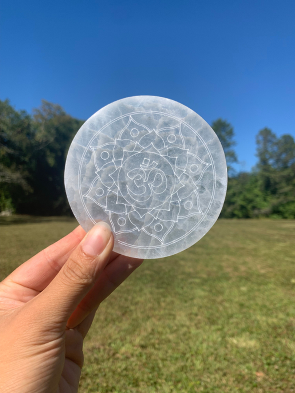 *Ohm Mandala Selenite Round Crystal Charging Plate | 10 cm | Morocco