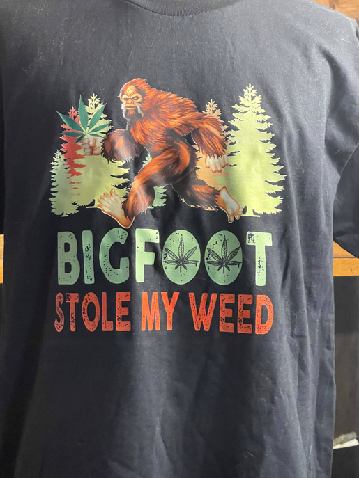 Bigfoot stole my weed t-shirt - SqBig789