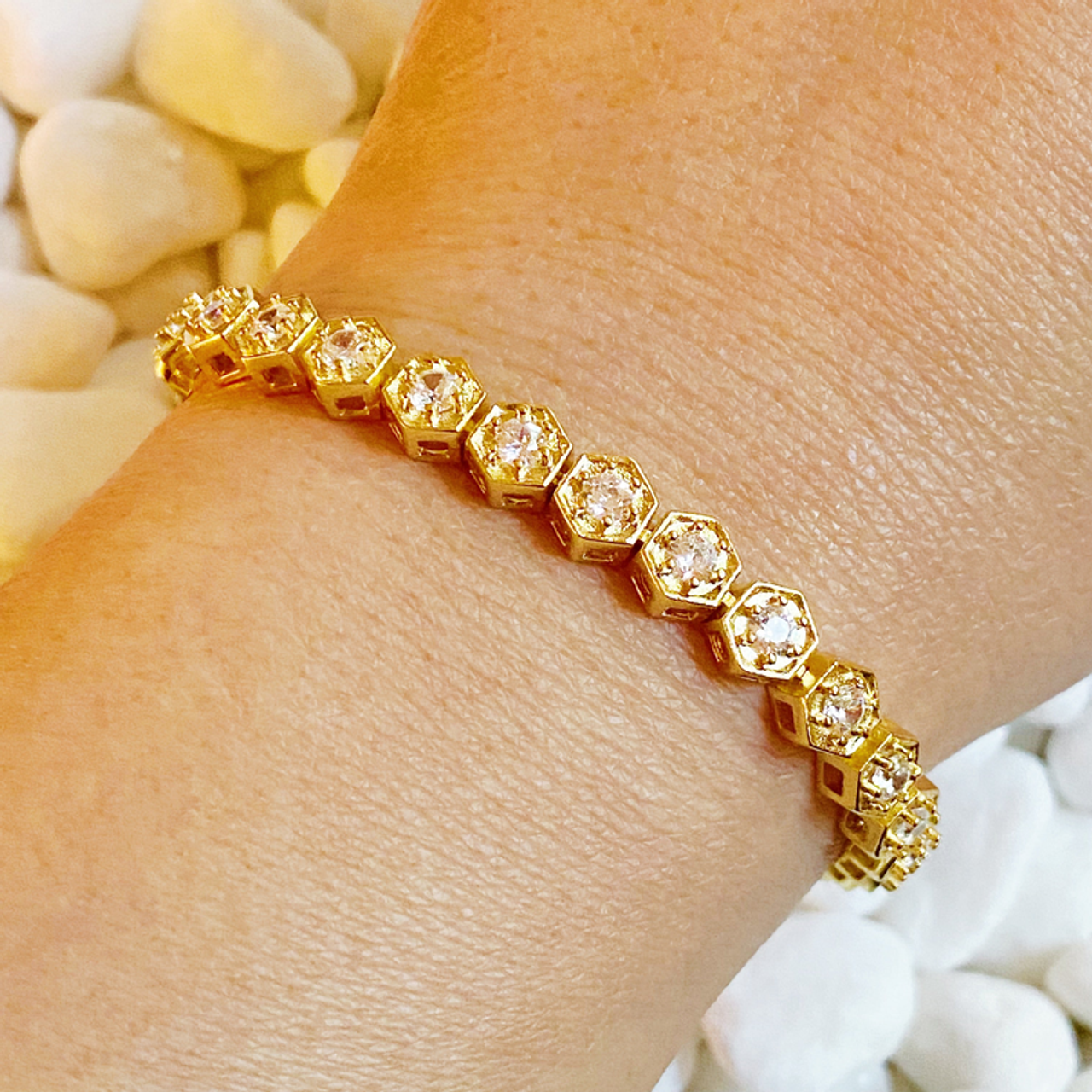 Hand Linked High Class Tennis Bracelet - Z1-1023-ZA0081-HXG