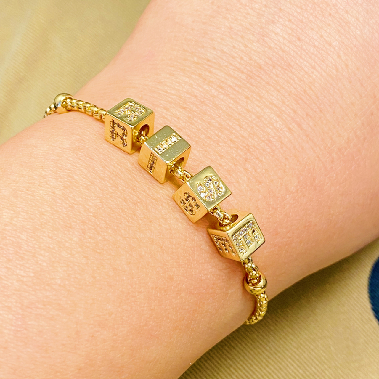 Roll The Dice Charm Bracelet - Z1-1023-ZA0054-RISE