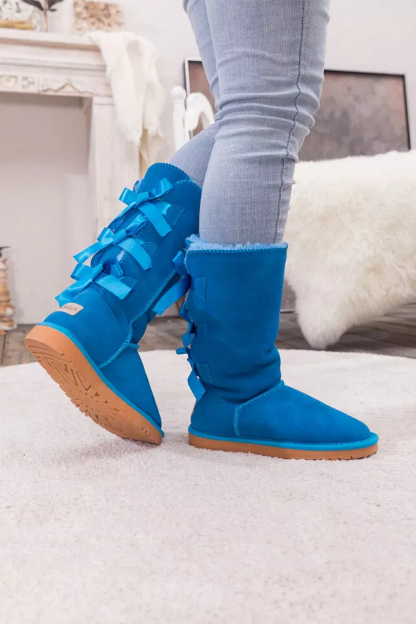 Smaibulun Ugg | Triple Back-Bow Leather Suede Boot - S001273B001855P000149V017 Smaibulun Ugg | Triple Back-Bow Leather Suede Boot - S001273B001855P000149V017