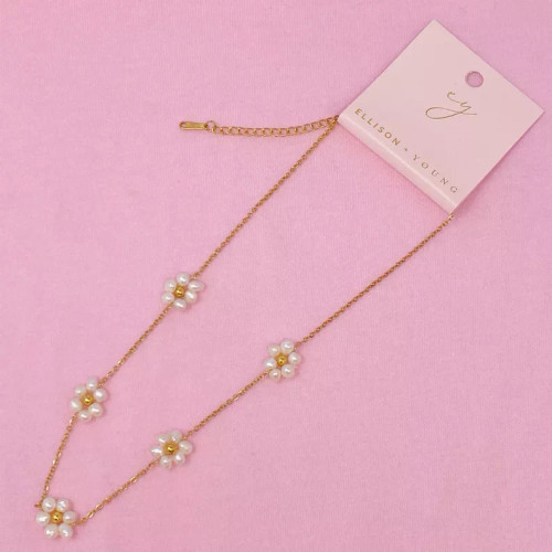 Pure Love Pearl Flower Necklace