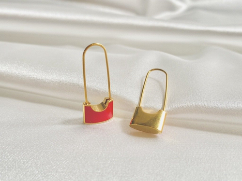 Pin Earrings - S000734B001880P000034V003