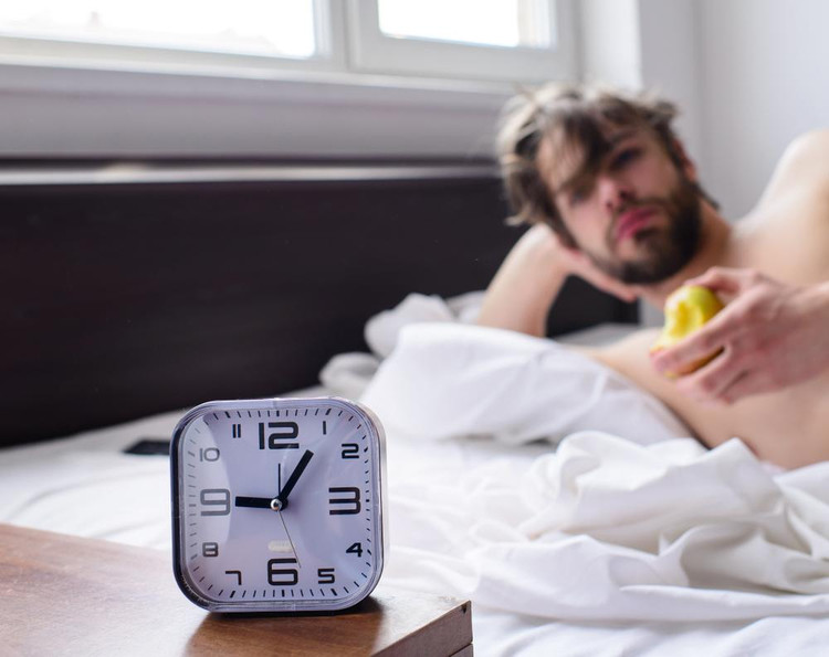 The Worst Snacks You Can Eat Before Going to Bed