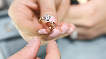 Learn About Diamonds for Engagement Rings
