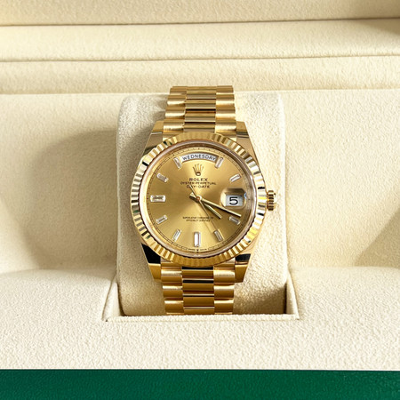 Rolex Day-Date 40mm Men's Gold Watch Icing On The Ring 228238