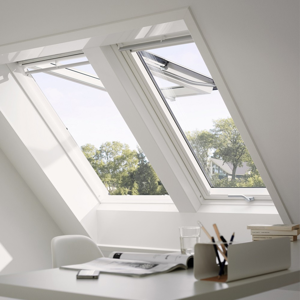 （特別価格）Window VELUX GPU UK08 Top Hinged Roof Window | SolarSkylights.com