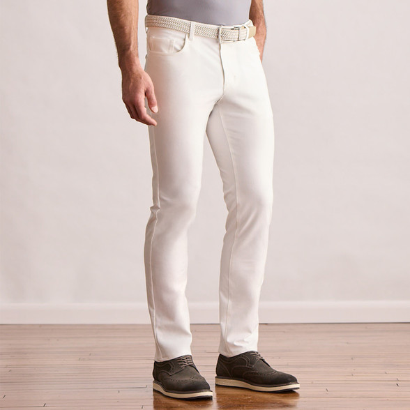 WHITE || FRONT MODEL STUDIO WHITE || FRONT MODEL STUDIO