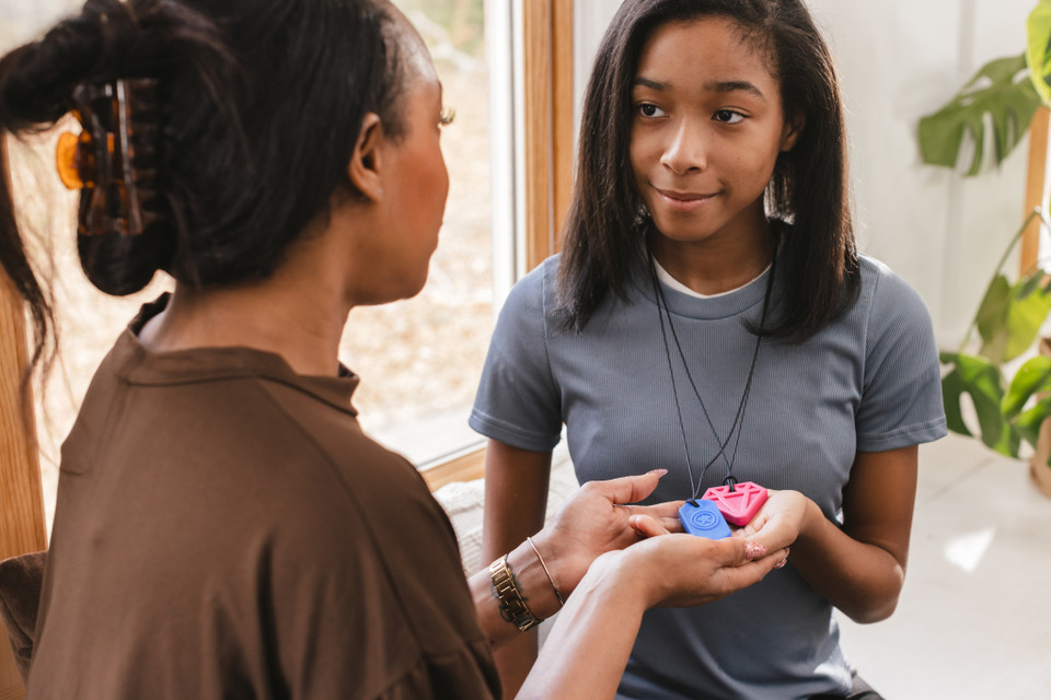 10 Most Common Things People Chew On & What to Use Instead