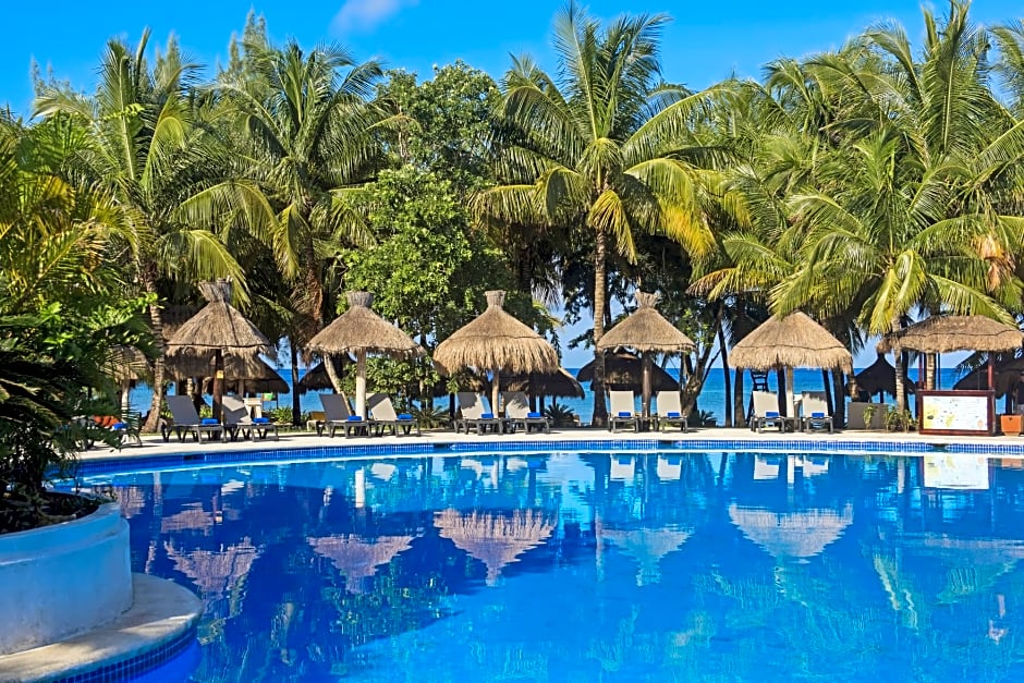 iberostar-pool.jpg