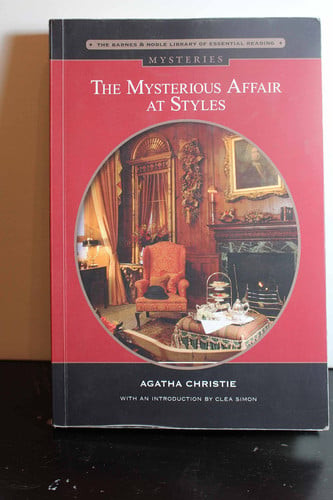 The Mysterious Affair at Styles (Barnes & Noble Library of Essential Reading) (U)