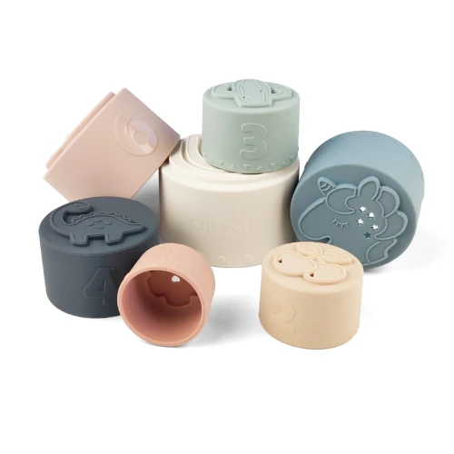 Introduce your little one to a world of fun and learning with the Ali+Oli® Large Soft Silicone Stacking Cup set.