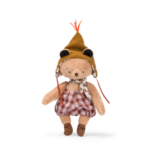 Émile the little bear is a charming articulated doll designed by Lucille Michieli.