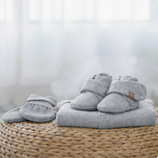 Welcome your little one with The Quiet Night Starter Set, a curated collection for serene sleep and confident care during those precious early days.