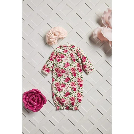 Welcome your little one home in style with the Mud Pie Rose Floral Gown & Cap Set. Perfect for those precious first moments and adorable photo ops!