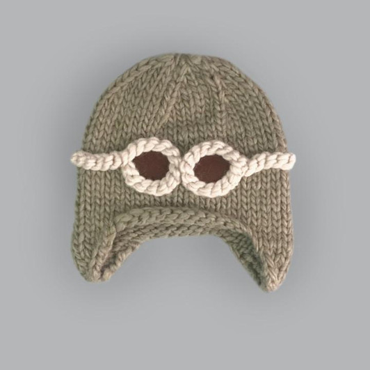 Crafted with soft, high-quality knit materials, this knit aviator hat ensures your child stays cozy and comfortable.
