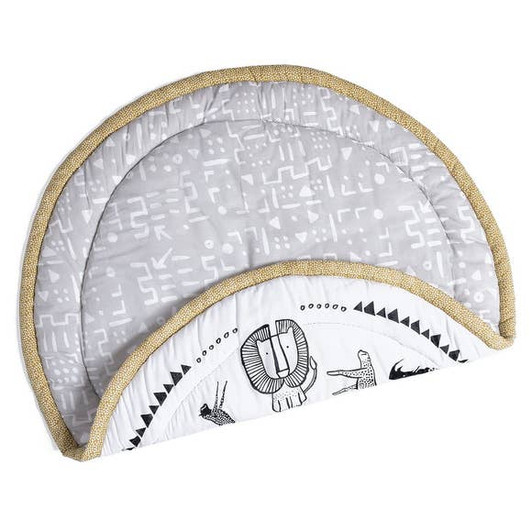 Crafted with quality materials, this Wee Gallery playmat provides a soft and comfortable surface for tummy time, playtime, and early learning activities.