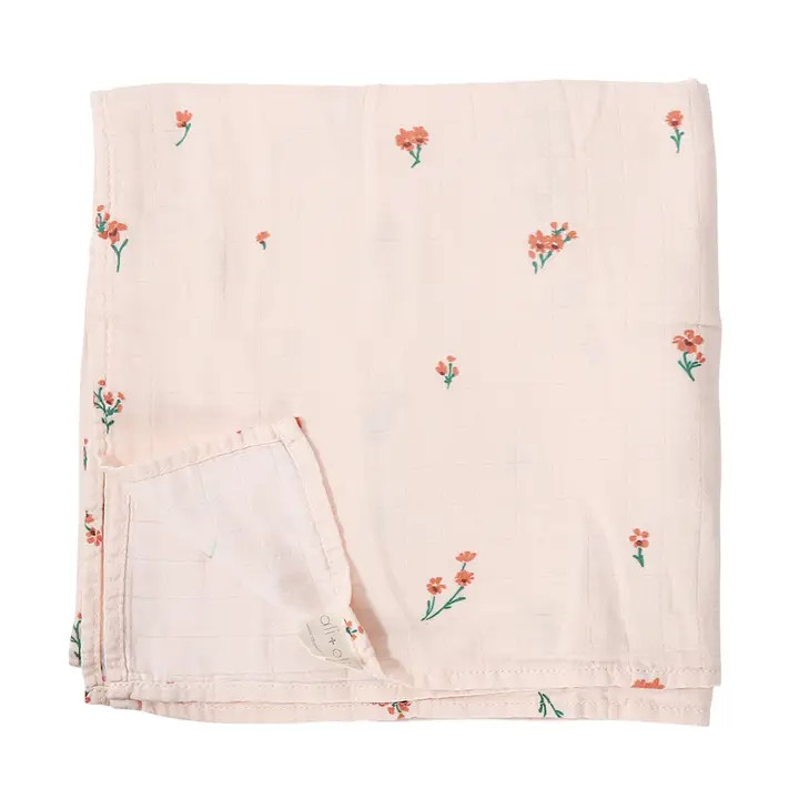 The charming pink floral swaddle design adds a touch of sweetness to your nursery. Crafted from high-quality muslin, this swaddle blanket becomes even softer with each wash.