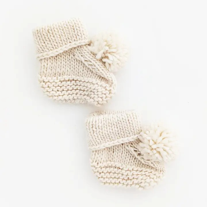 Garter Stitch Baby Booties Natural with Pom Poms | Huggalugs