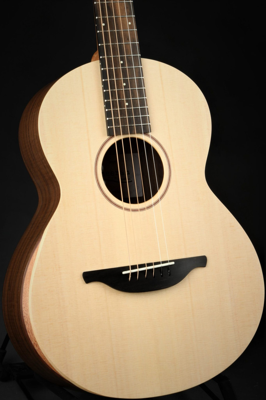 Sheeran by Lowden W04 Sitka Spruce/Figured Walnut - Eddie's Guitars