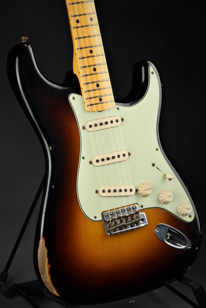 Fender Custom Shop 1956 Relic Stratocaster - Two Tone Sunburst Fender Custom Shop 1956 Relic Stratocaster - Two Tone Sunburst