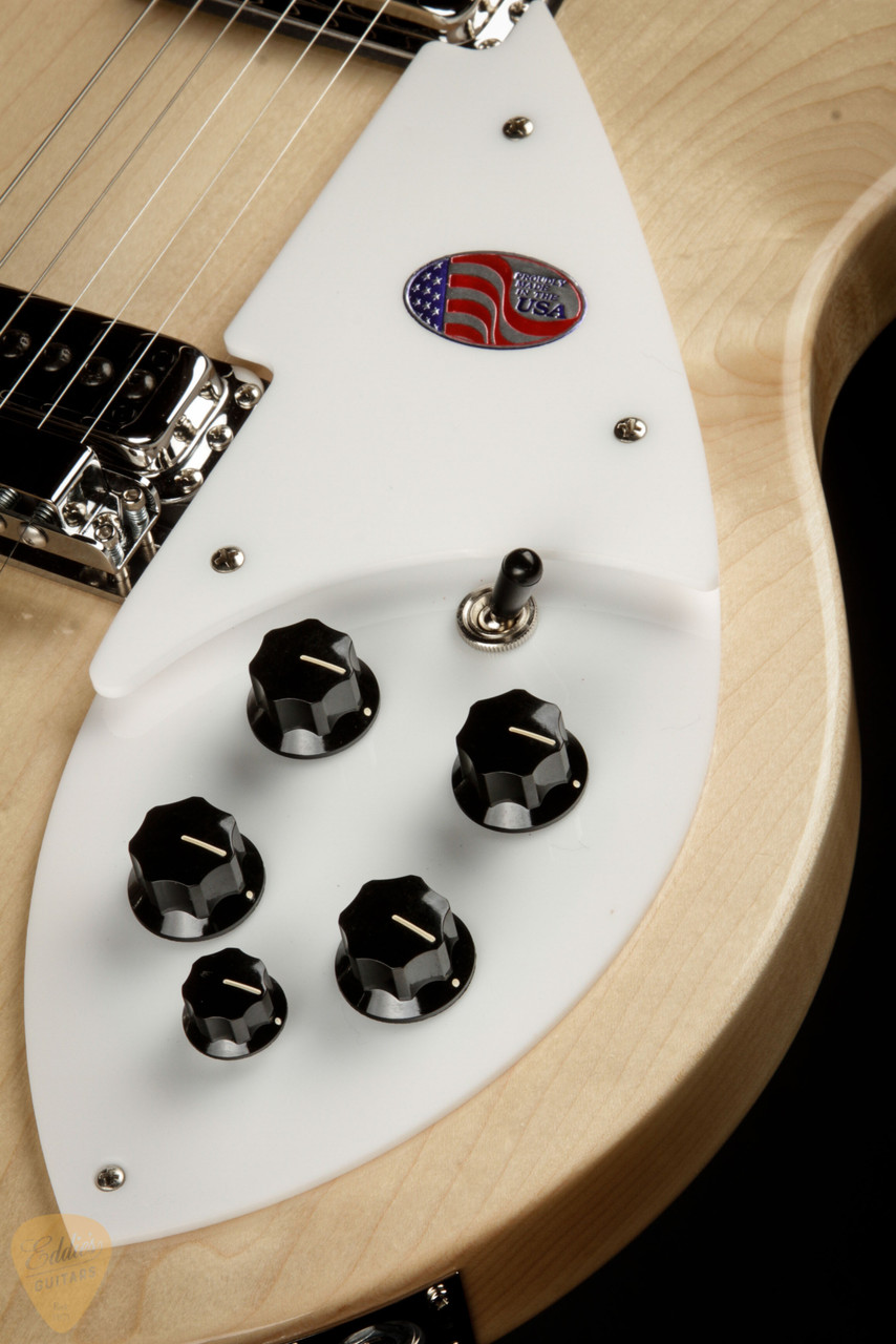 Rickenbacker 330 - Maple Glo #2406728 - Eddie's Guitars