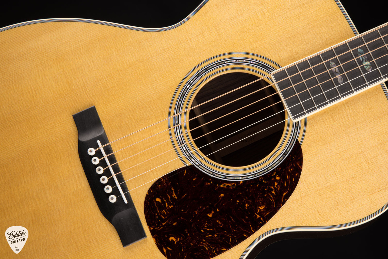 Martin J-40 / New For 2025 - Eddie's Guitars