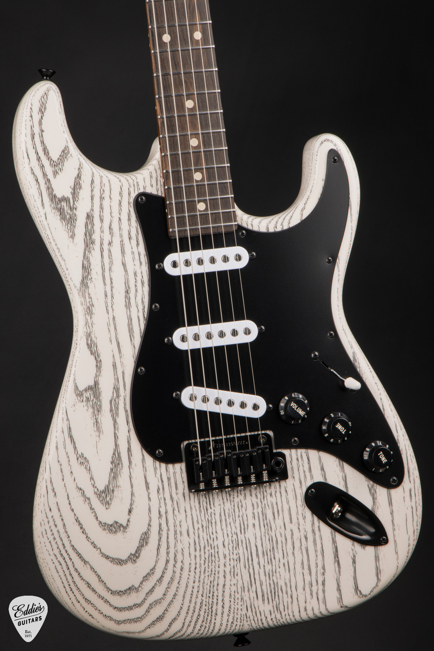 Tom Anderson Icon Classic - White with Black Dog Hair - Eddie's