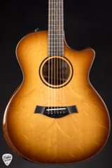 Taylor Custom #42 C14ce B5042 Grand Auditorium Bearclaw Sitka Spruce/Blackheart Sassafras – Shaded Edgeburst/NAMM 2025 Acoustic Guitar