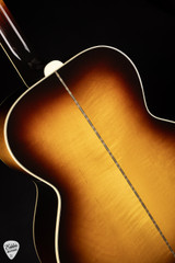 Gibson SJ-200 Original Vintage Sunburst acoustic guitar