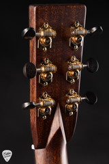 Bourgeois OM Signature Touchstone – Torrefied Sitka Spruce & Madagascar Rosewood Acoustic Guitar