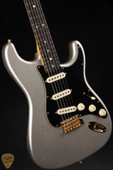 Fender Custom Shop Limited Edition ’65 Dual-Mag II Stratocaster Journeyman Aged Inca Silver Electric Guitar